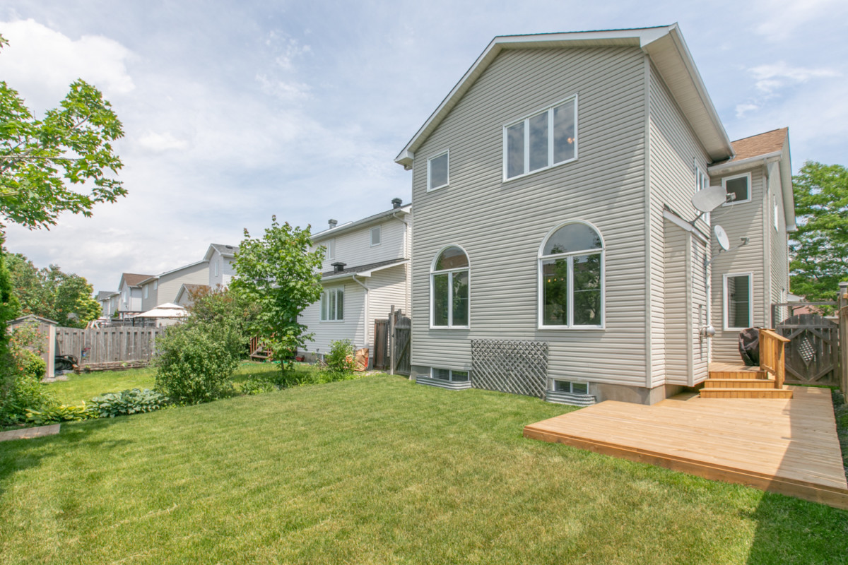 5 Mattawa Crescent, Bridlewood Kanata RealEstate Agent Nancy