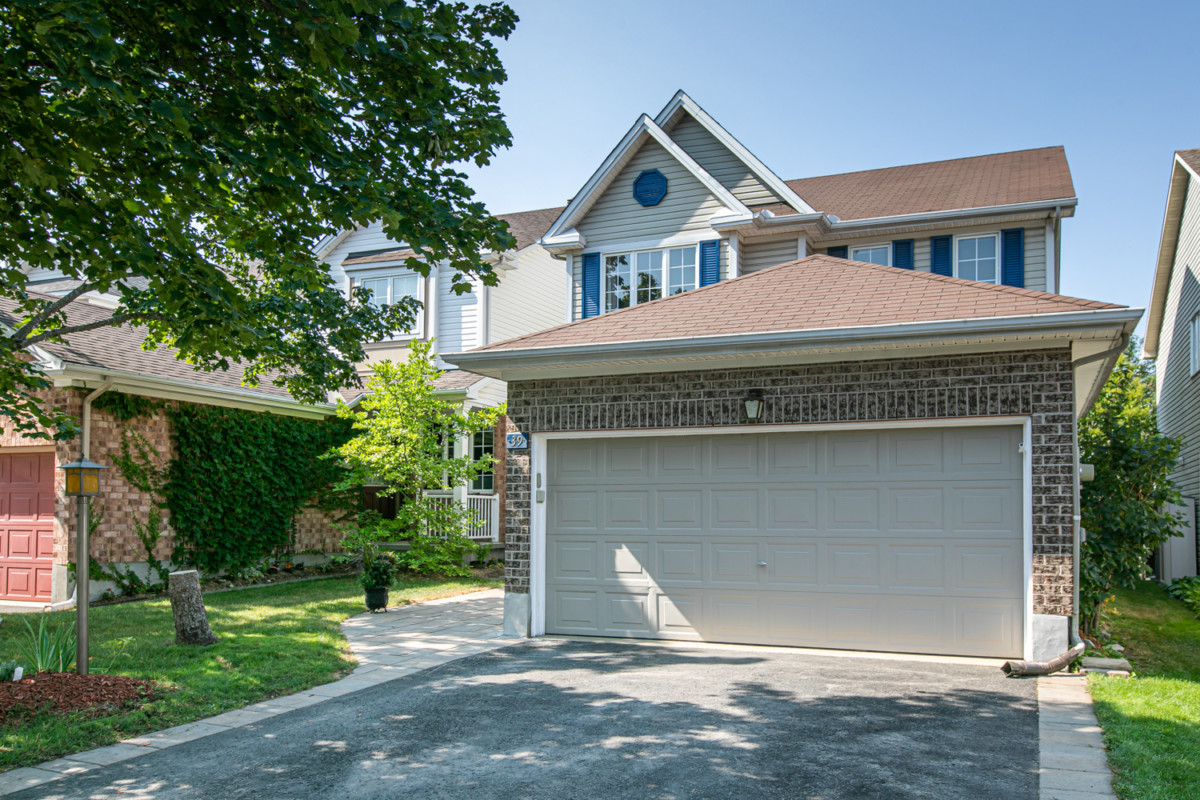 39 Mattawa Crescent, Bridlewood Kanata RealEstate Agent Nancy