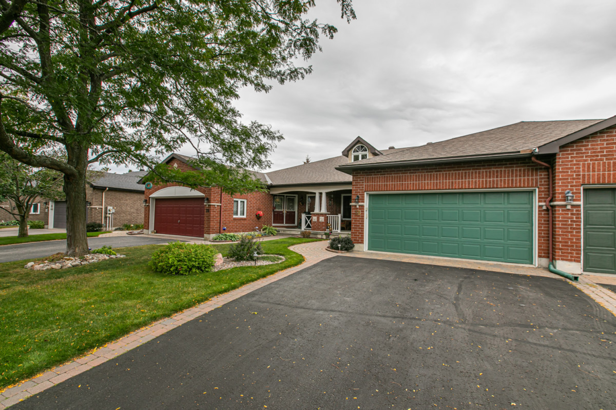 18 Waterthrush Crescent, Bridlewood Kanata RealEstate Agent Nancy
