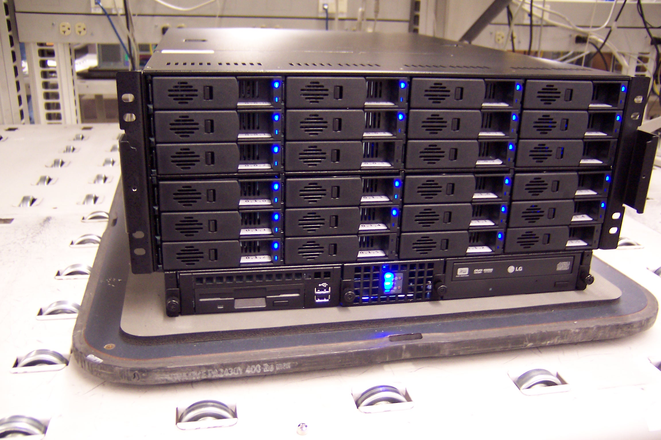 Index of /adep/files/img/hardware/database_server