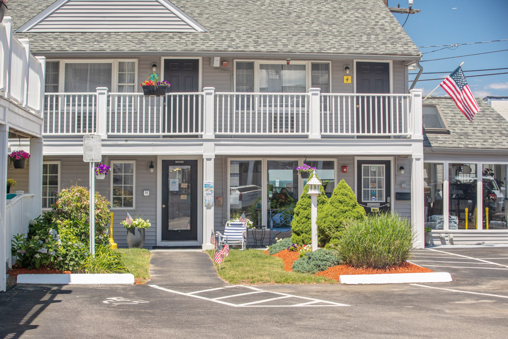 Nantasket Beach Hotel Hull Mass Lodging Affordable Oceanview Inn