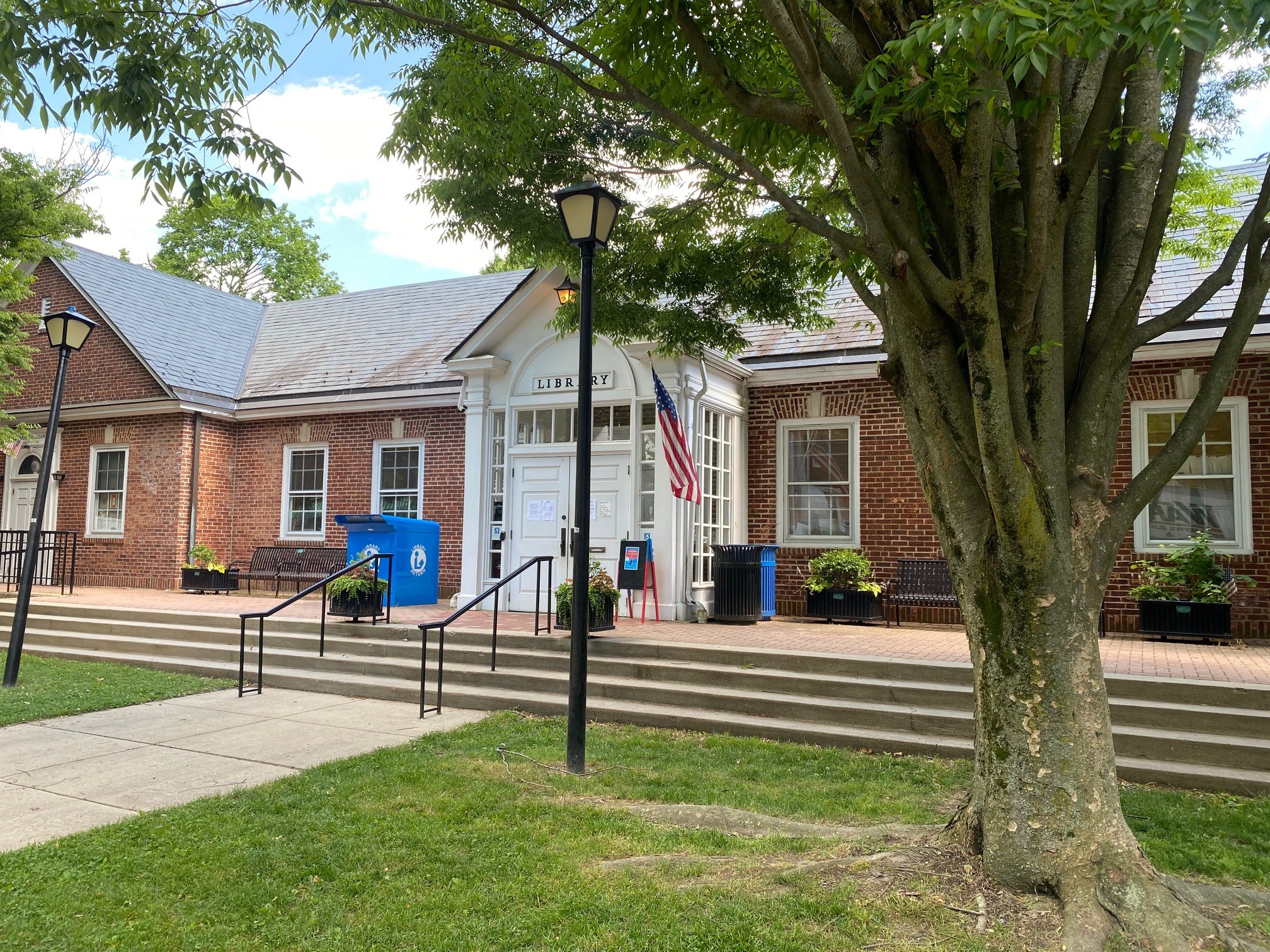 Narberth Community Library Serving Narberth Borough since 1921