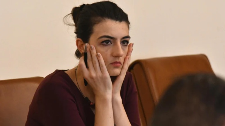 Официално: Лена аут от ПП, стяга 2 проекта