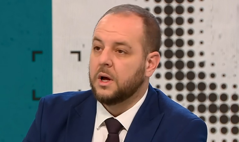 Борислав Сандов подписал със сектата на Калушев самоволно, в ужаса лъсна нов ПП-ДБ министър