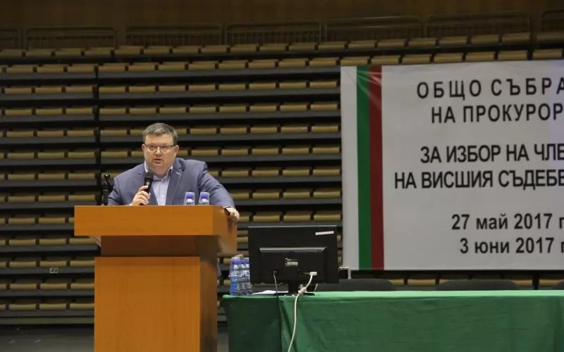 Екшън: 1570 прокурори изслушат 25 мераклии за ВСС