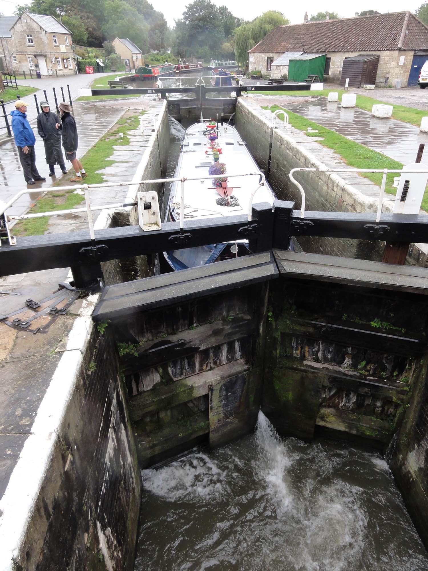 Locks, bridges and tunnels Narrowboating for Beginners