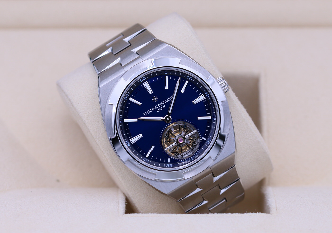 Vacheron Constantin Overseas Tourbillon 6000V/110AB544 Blue Dial