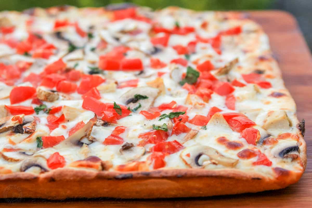 Chicken Pizza with Creamy Garlic Sauce Natasha's Kitchen