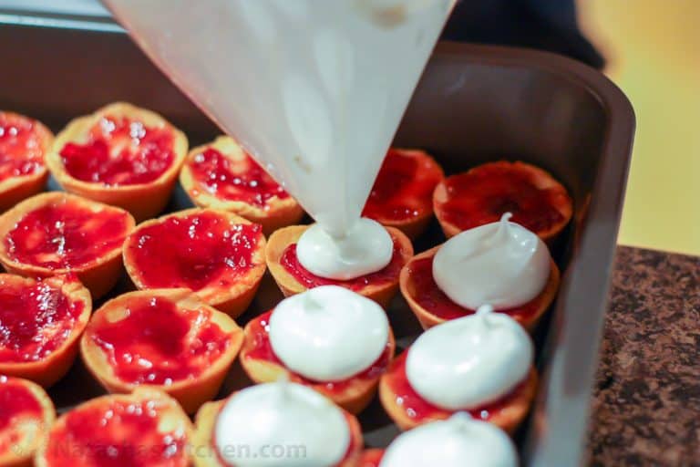 Meringue and Raspberry Baskets "Korzinki" Корзинки