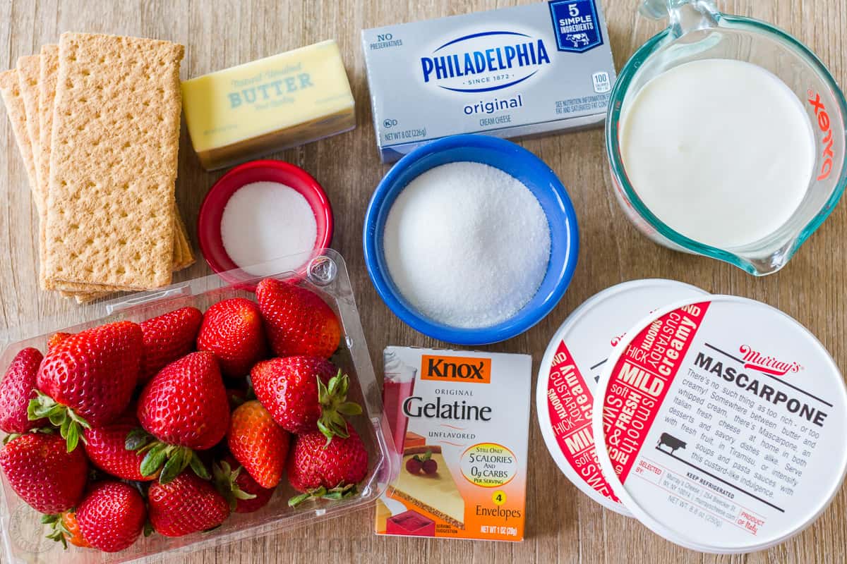 NoBake Strawberry Cheesecake (VIDEO)