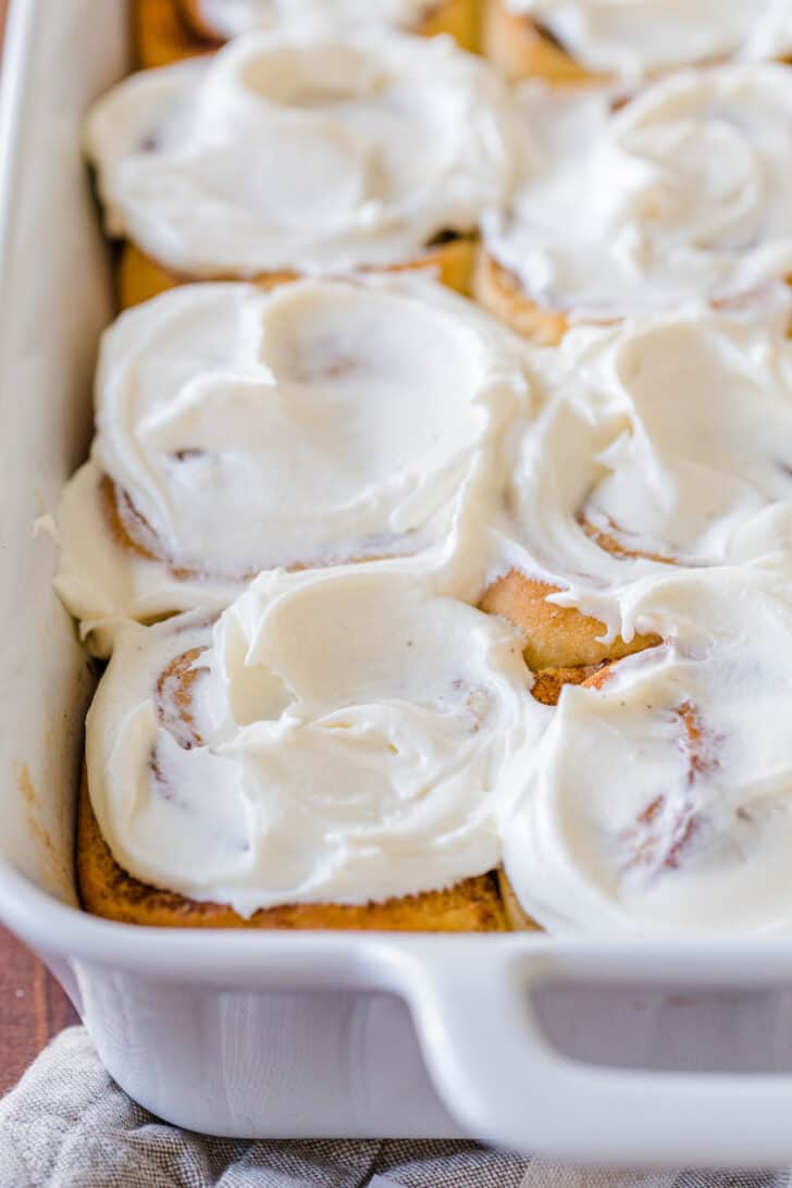 Cinnamon rolls with cream cheese icing without powdered suvar : Easy Cinnamon Rolls Video Natashaskitchen Com