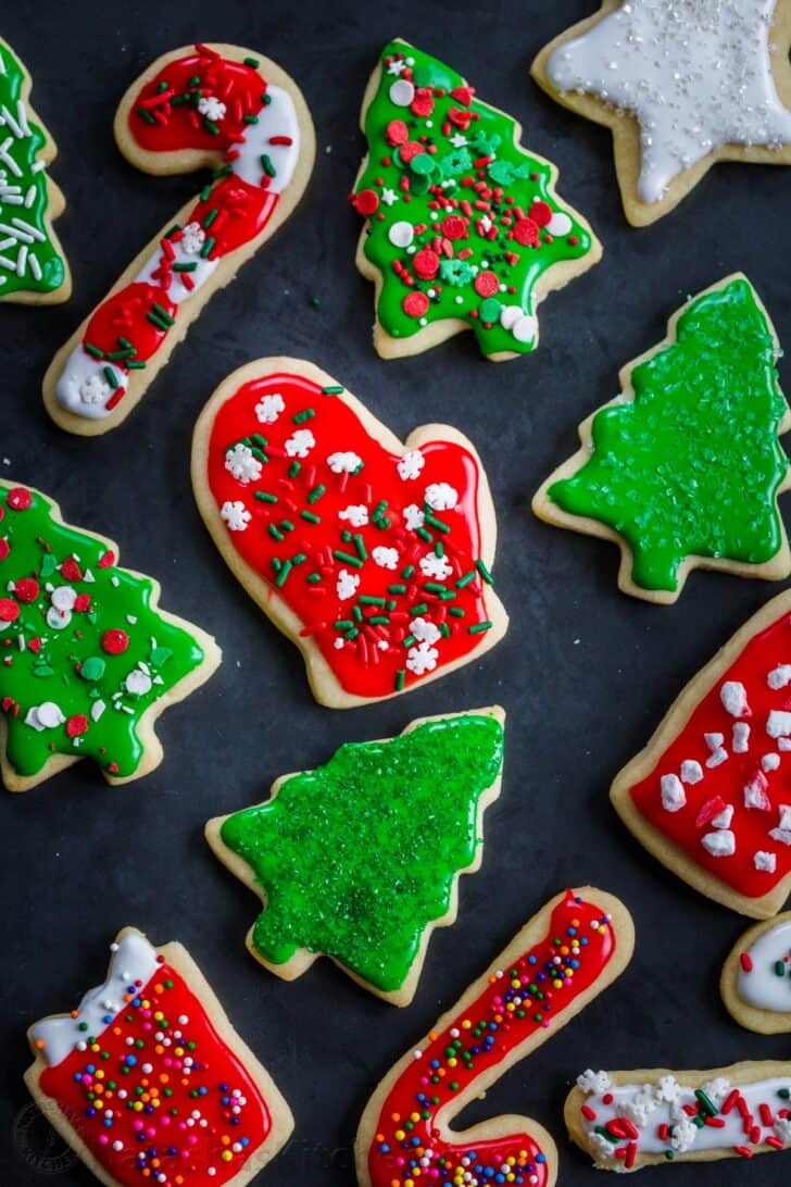 Easy Sugar Cookies Recipe Natashaskitchen Com