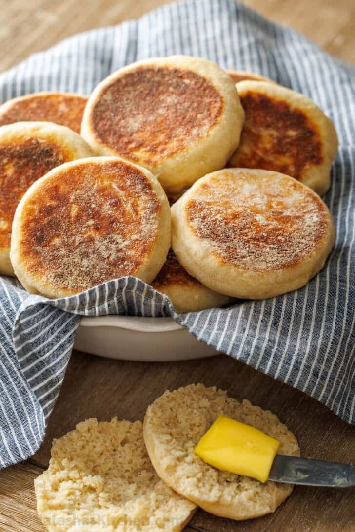 English Muffins Recipe (VIDEO)