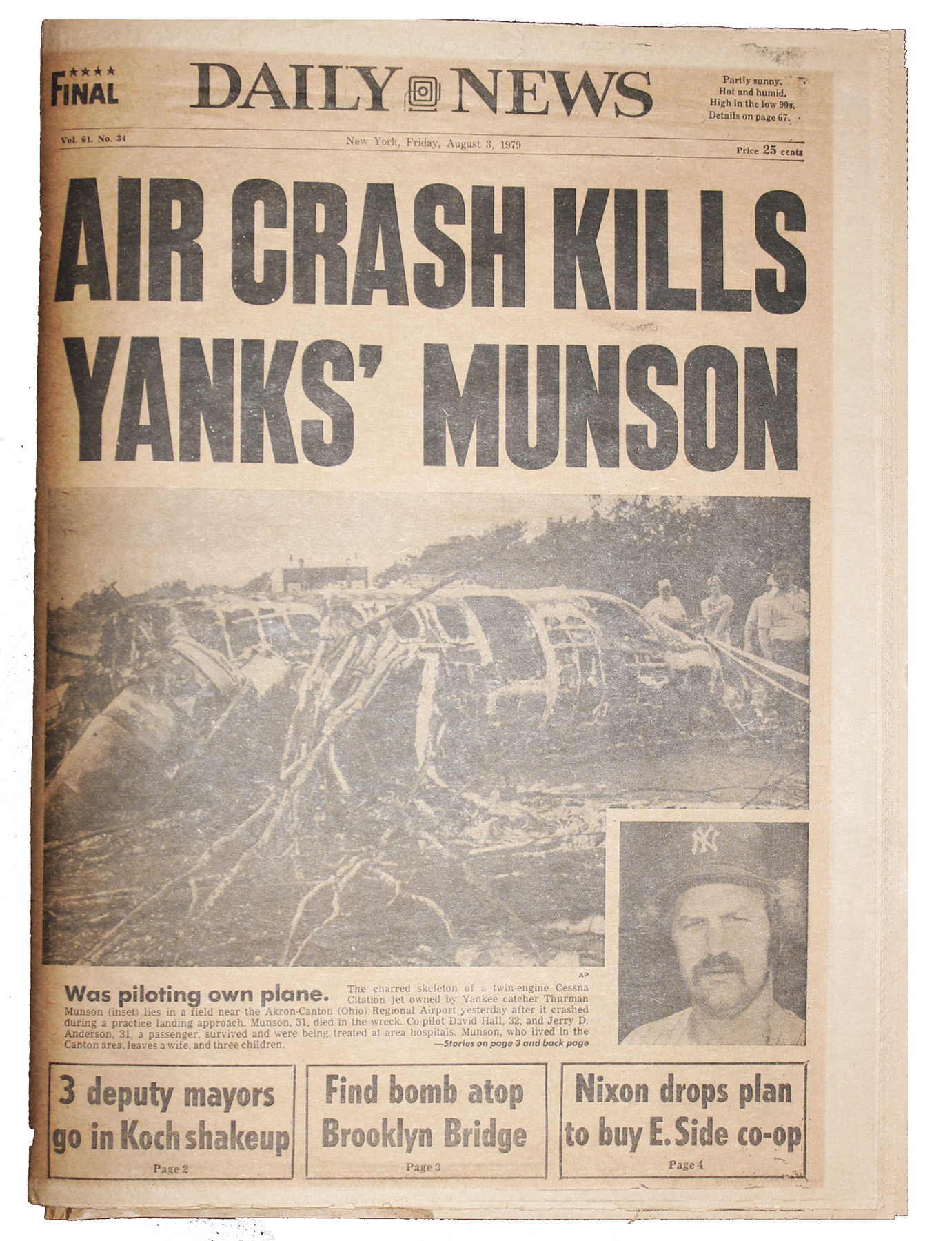 Lot Detail ''New York Daily News'' Paper Announcing Death of Yankees Player Thurman Munson