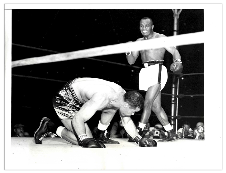 Lot Detail 1948 Press Photo of the Joe Louis vs. Joe Walcott Fight