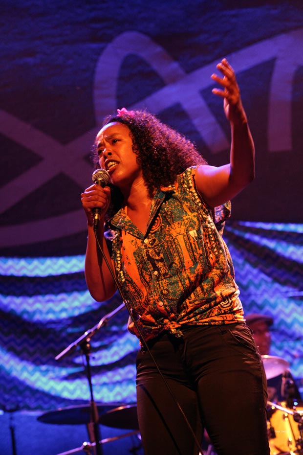 MANGWA AND THE AFRICAN PEPPERS chorégraphe chanteuse styliste