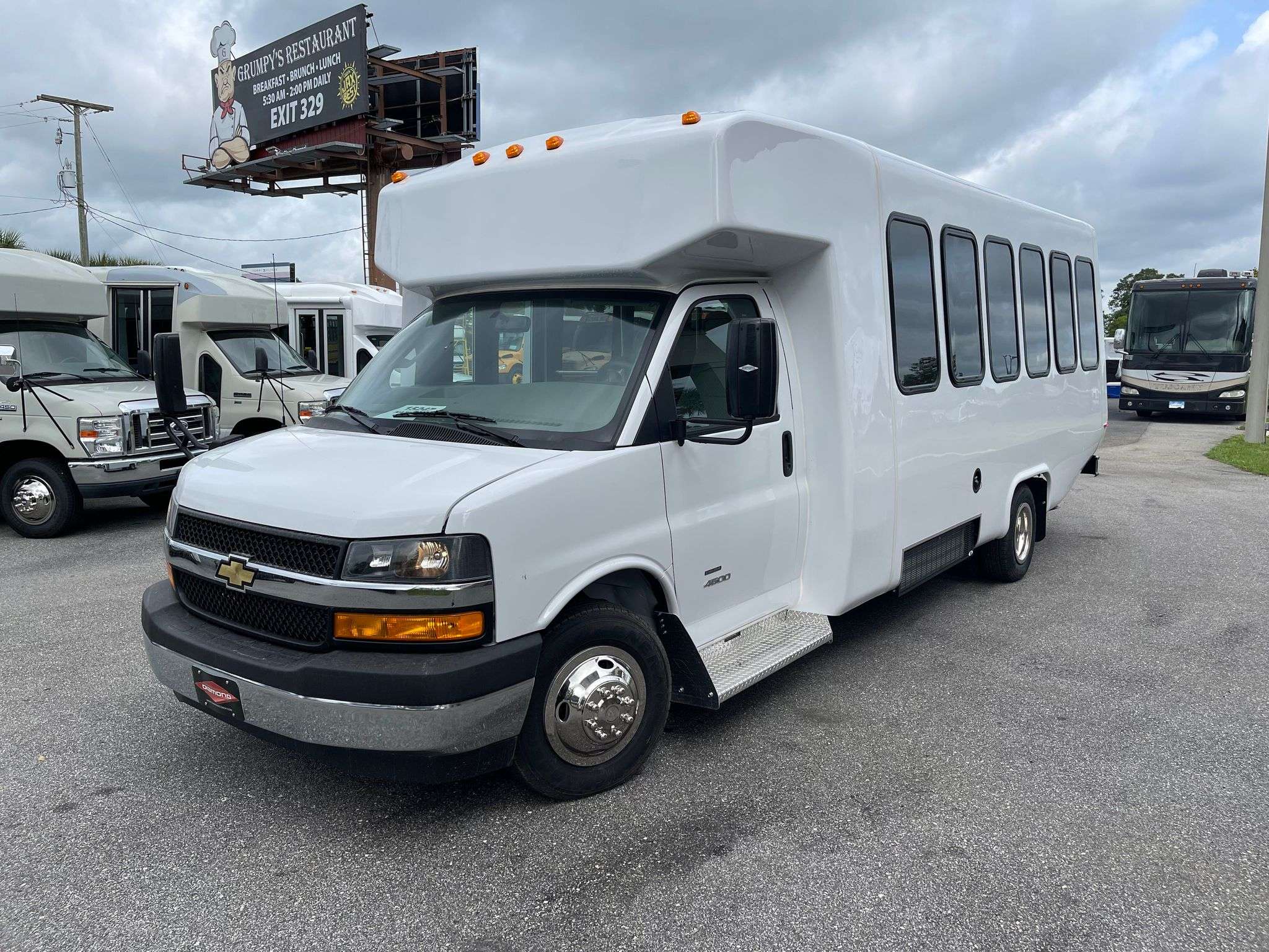 2023 Diamond VIP 2500 Buses For Sale No.1 Bus Dealer In US