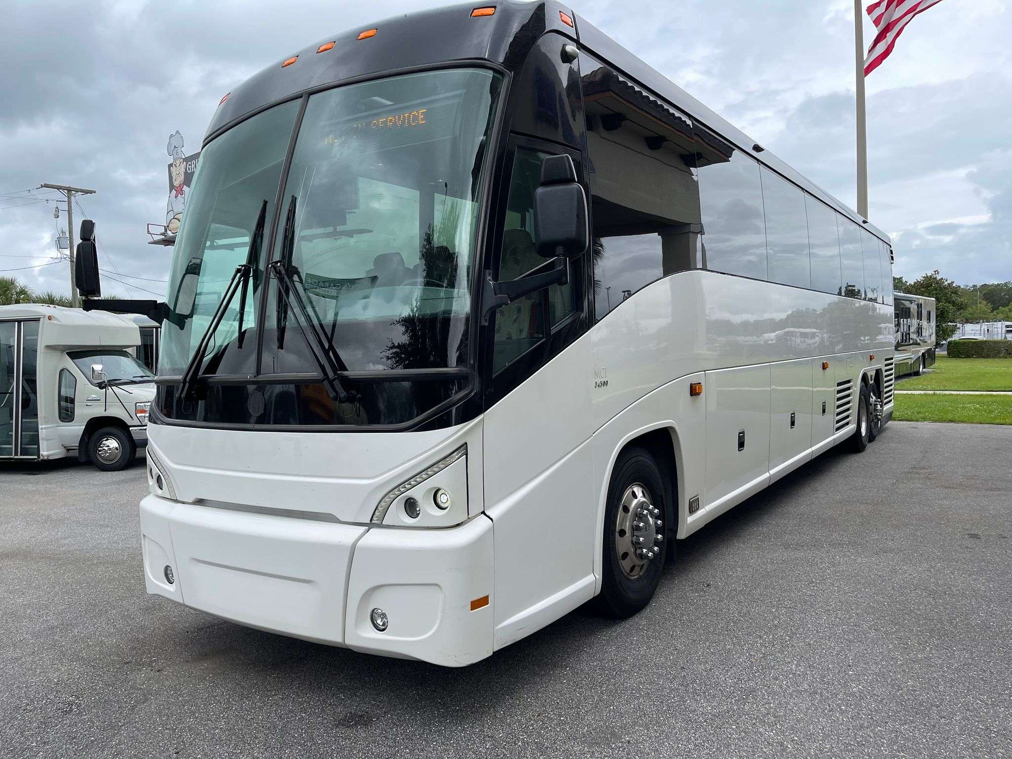 2016 MCI J4500L Nations Bus Sales