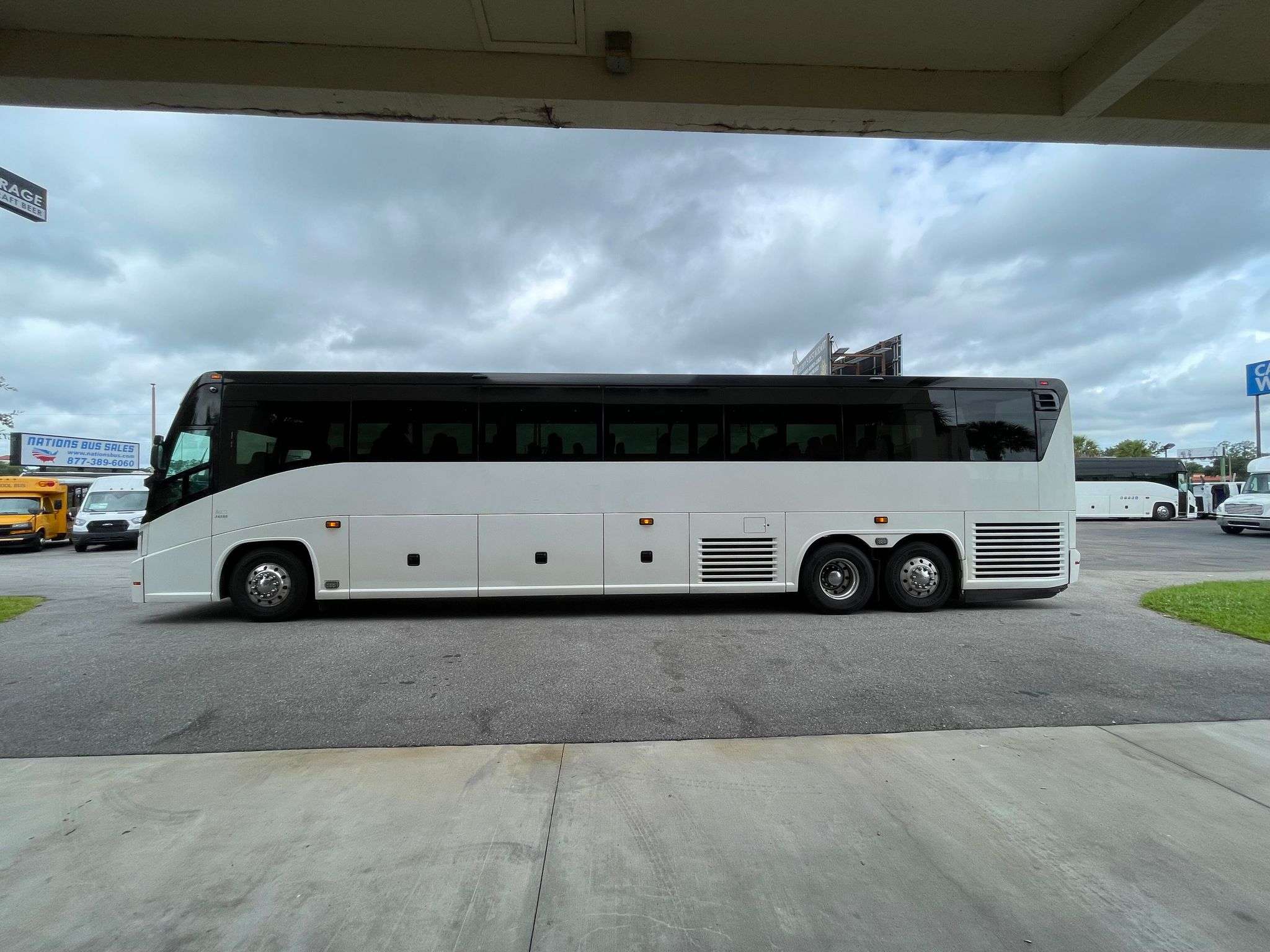 2016 MCI J4500L Nations Bus Sales
