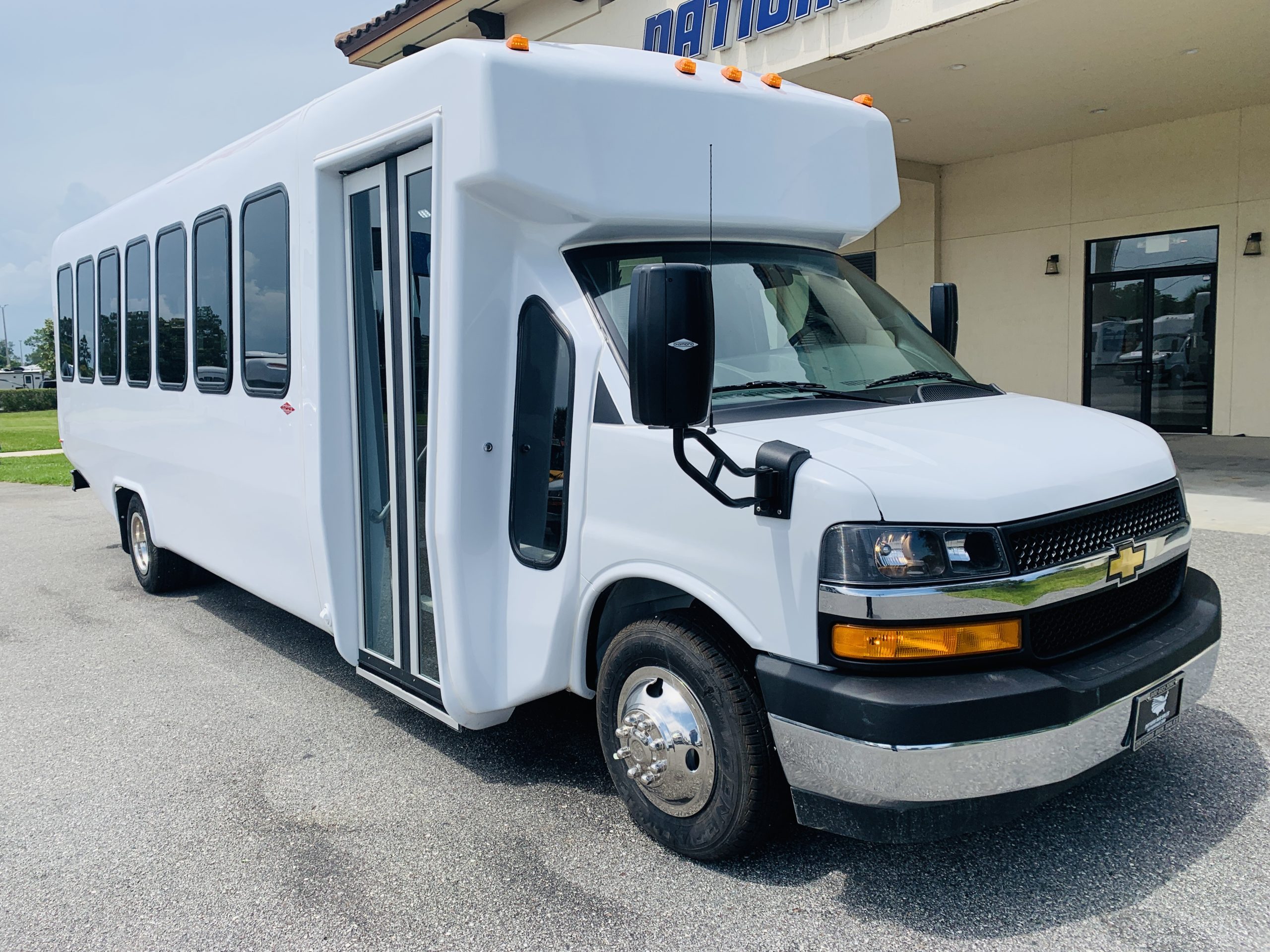 2023 Diamond VIP2800 Nations Bus Sales