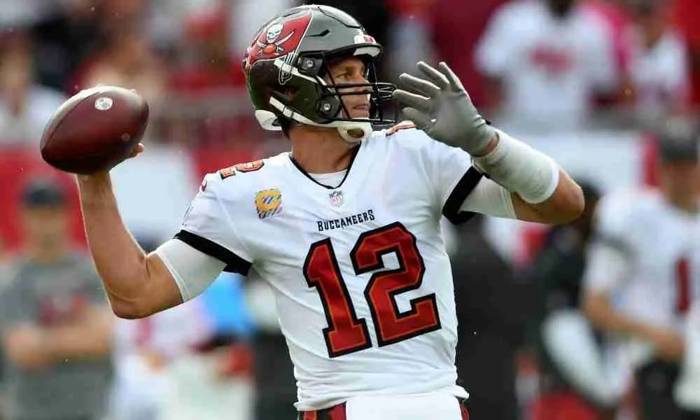 Tom Brady First NFL Quarterback to Reach 600 Career Touchdown