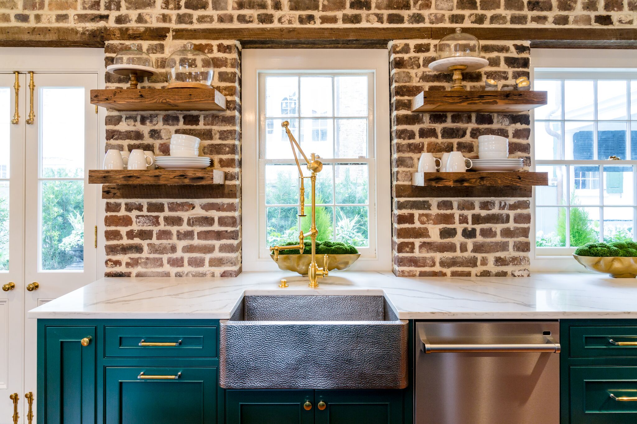 Five Reasons to Choose Brushed Nickel for Your Kitchen