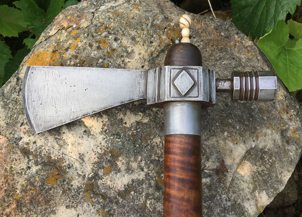 A hand octagonal bowled presentation pipe tomahawk for sale