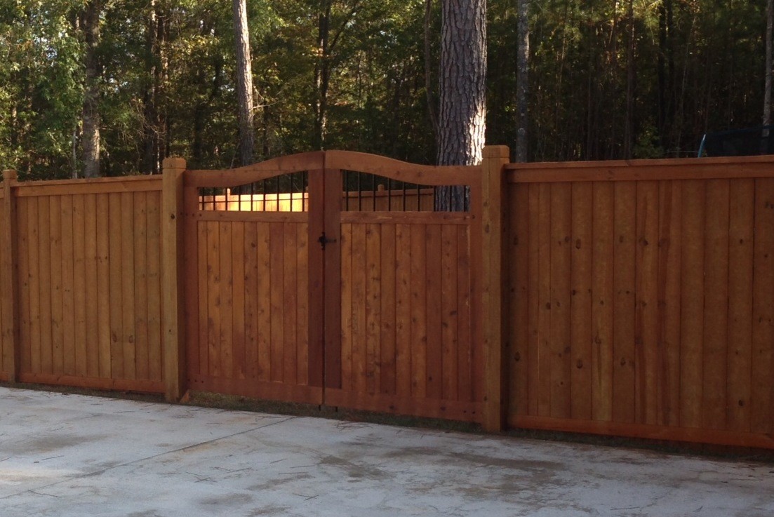 Fence Company Tips for Staining and Sealing Outdoor Wood