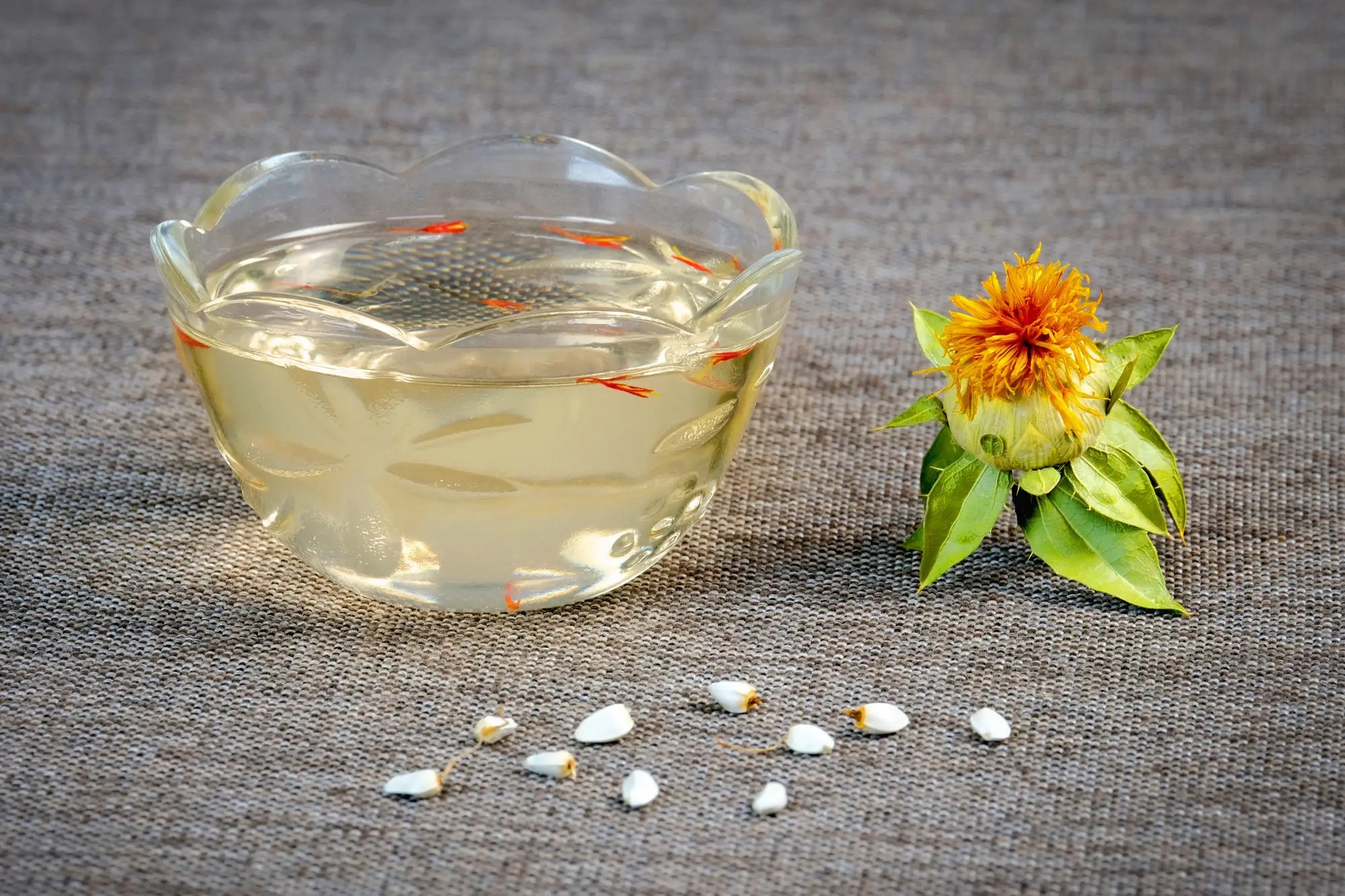 Safflower Oil Benefits, Uses & Nutritional Values Naturally Daily