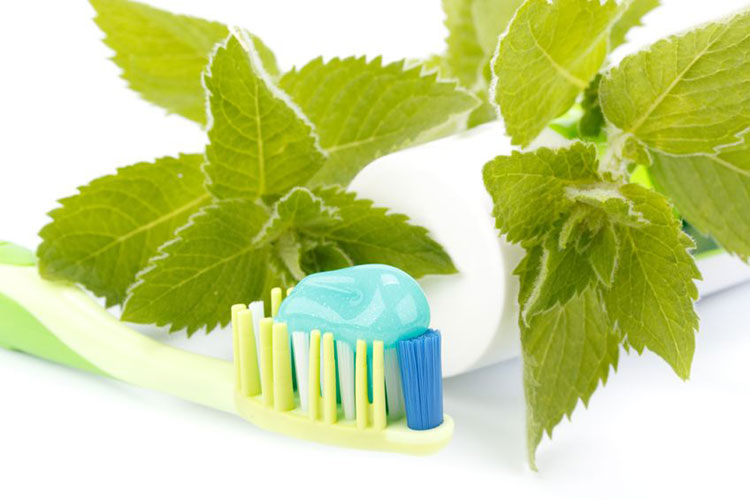 Toothpaste — What’s In It? Natural Mantra