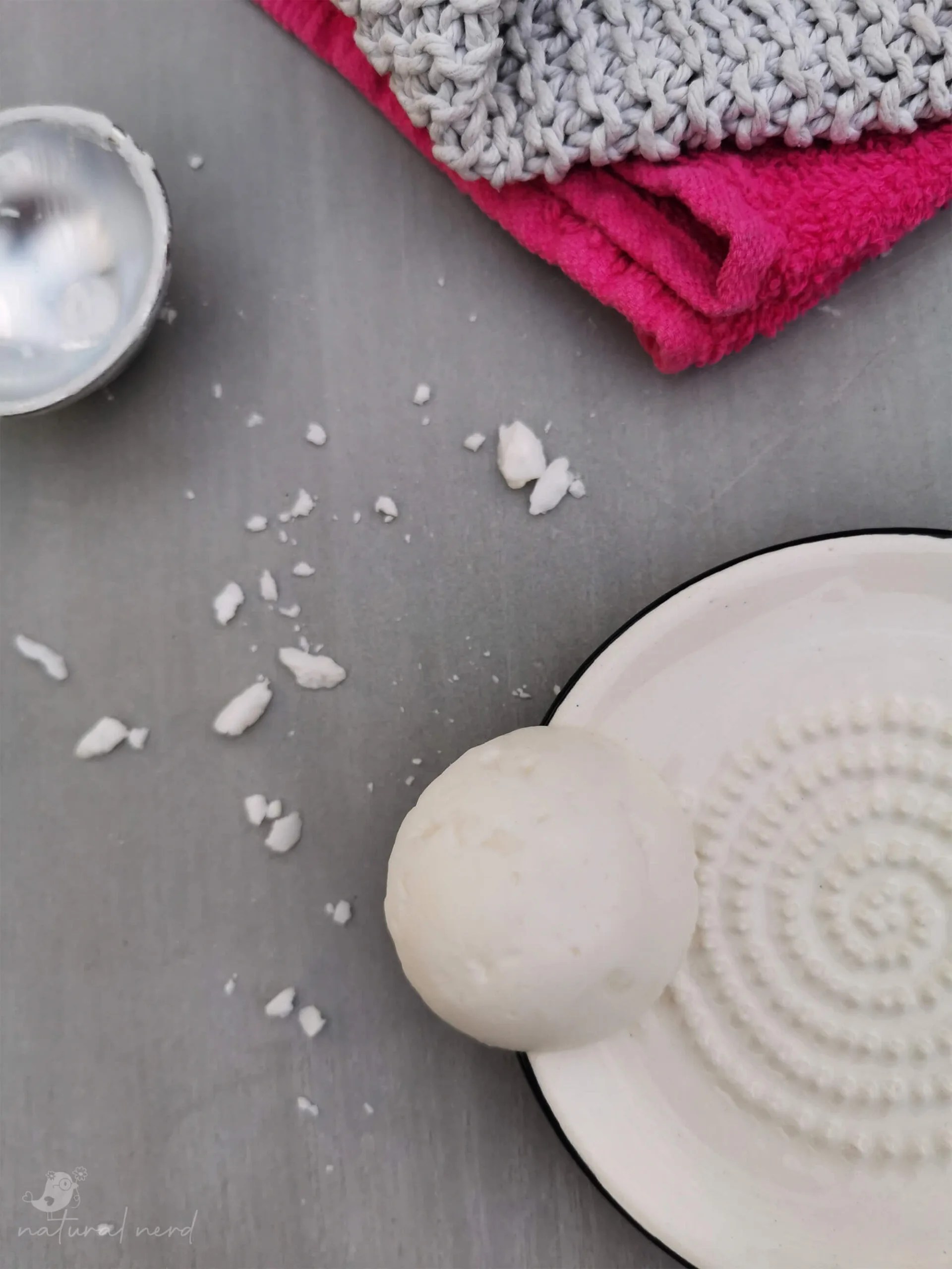 Minimalist Shampoo Bar & Body Cleanser Natural Nerd Free DIY Recipes For Your Body & Home