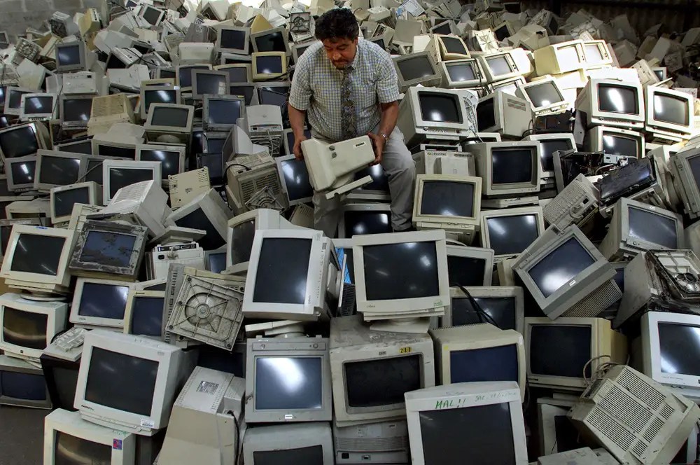 A Guide on How to Recycle Computer Monitors Nature365