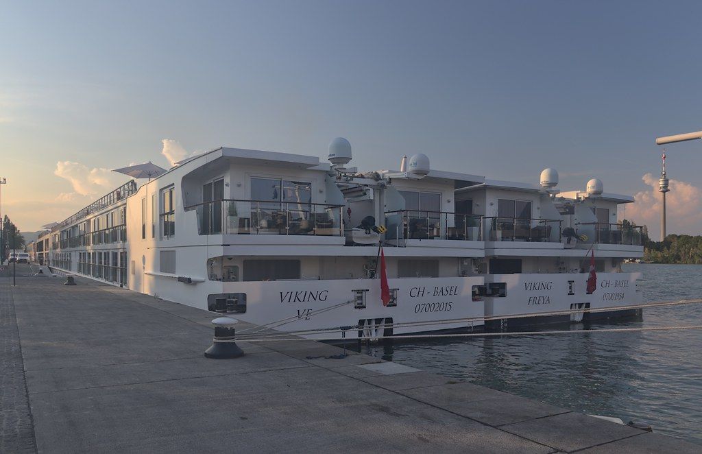 Review, Overview, Pros & Cons, and Essential Sailing Tips Viking Ve