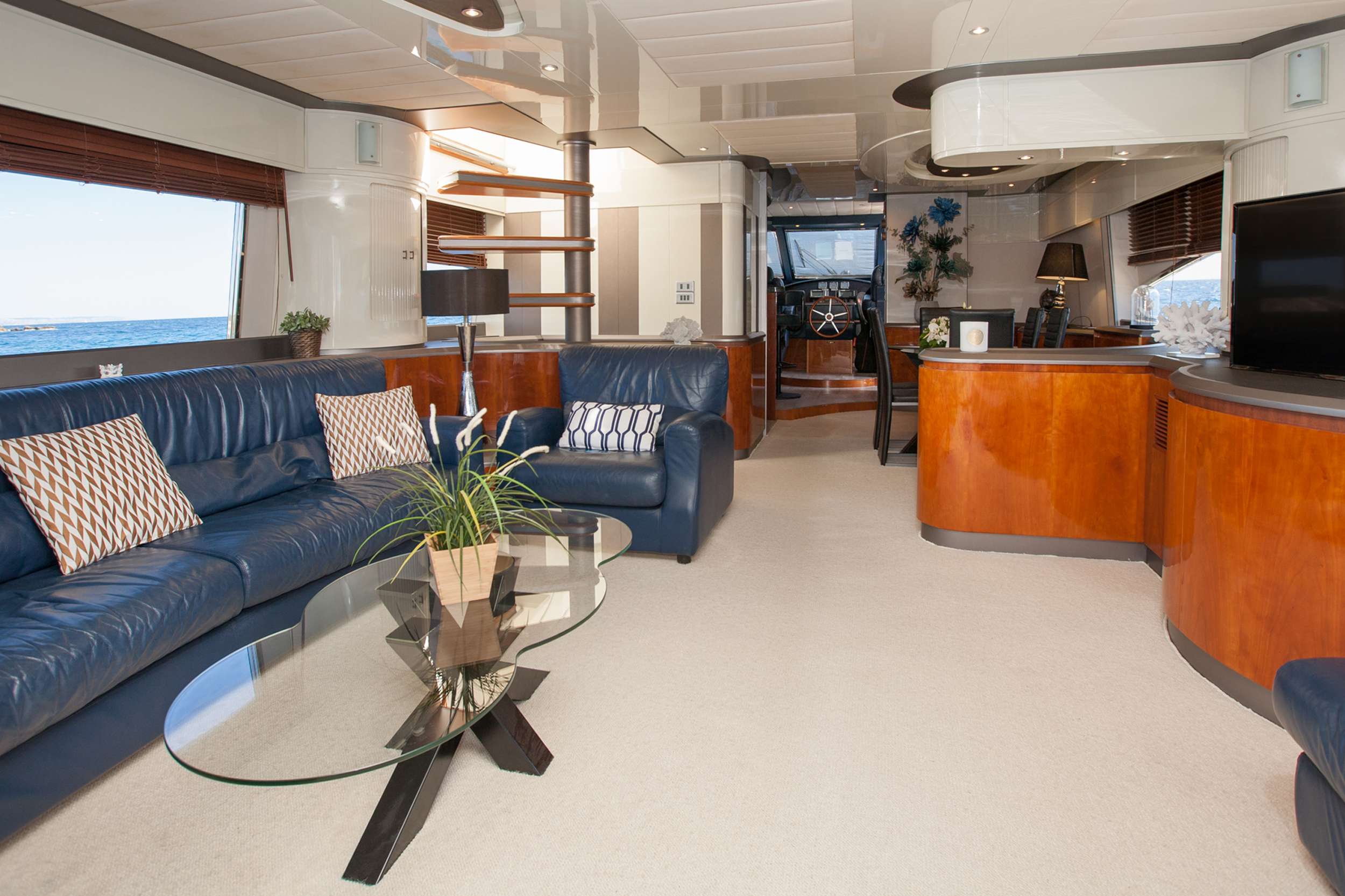 Charter a WHITE FANG at The Best Price - Nautical Trips