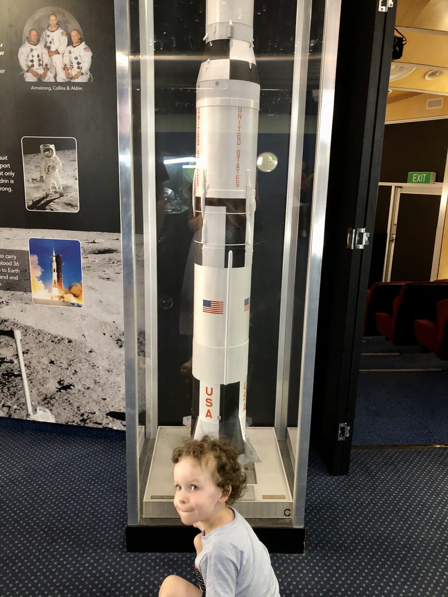 Sir Thomas Planetarium Display Zone USA Spacecraft Model