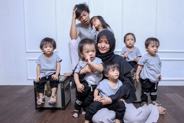 Kesabaran Orang Tua Urusi Anak Kembar 5 Bernama A I U E O - Nawacita