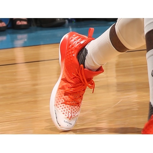 Victor Oladipo shoes