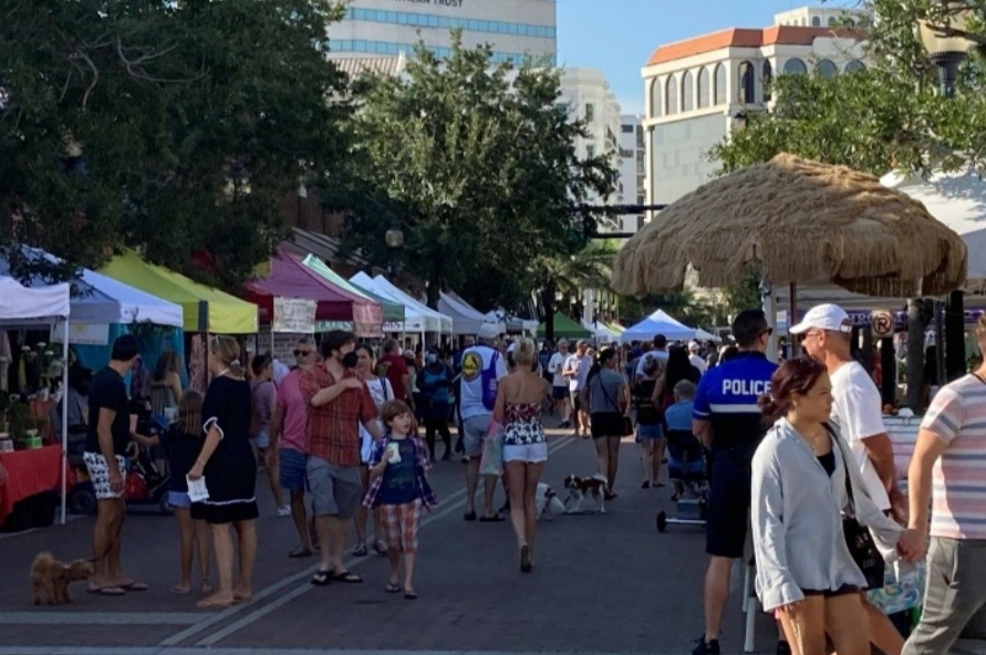 Sarasota Farmers Market people, dogs, commerce and culture The Catalyst