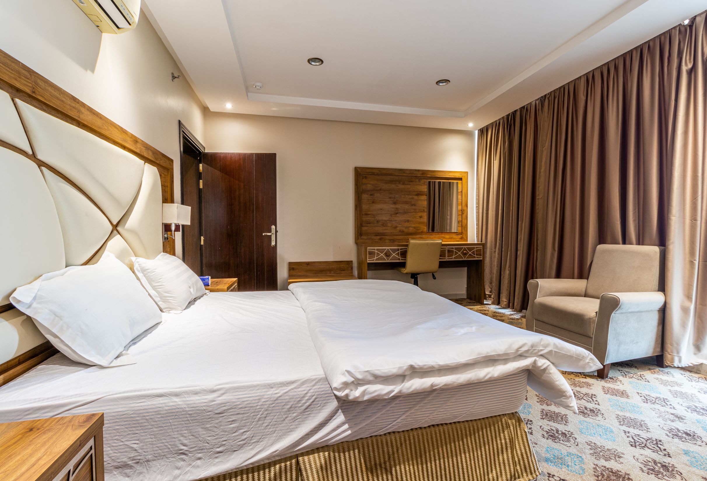 Fully Furnished ONE BHK Apt FOR RENT JEDDAH Al Aziziya 40 th Street