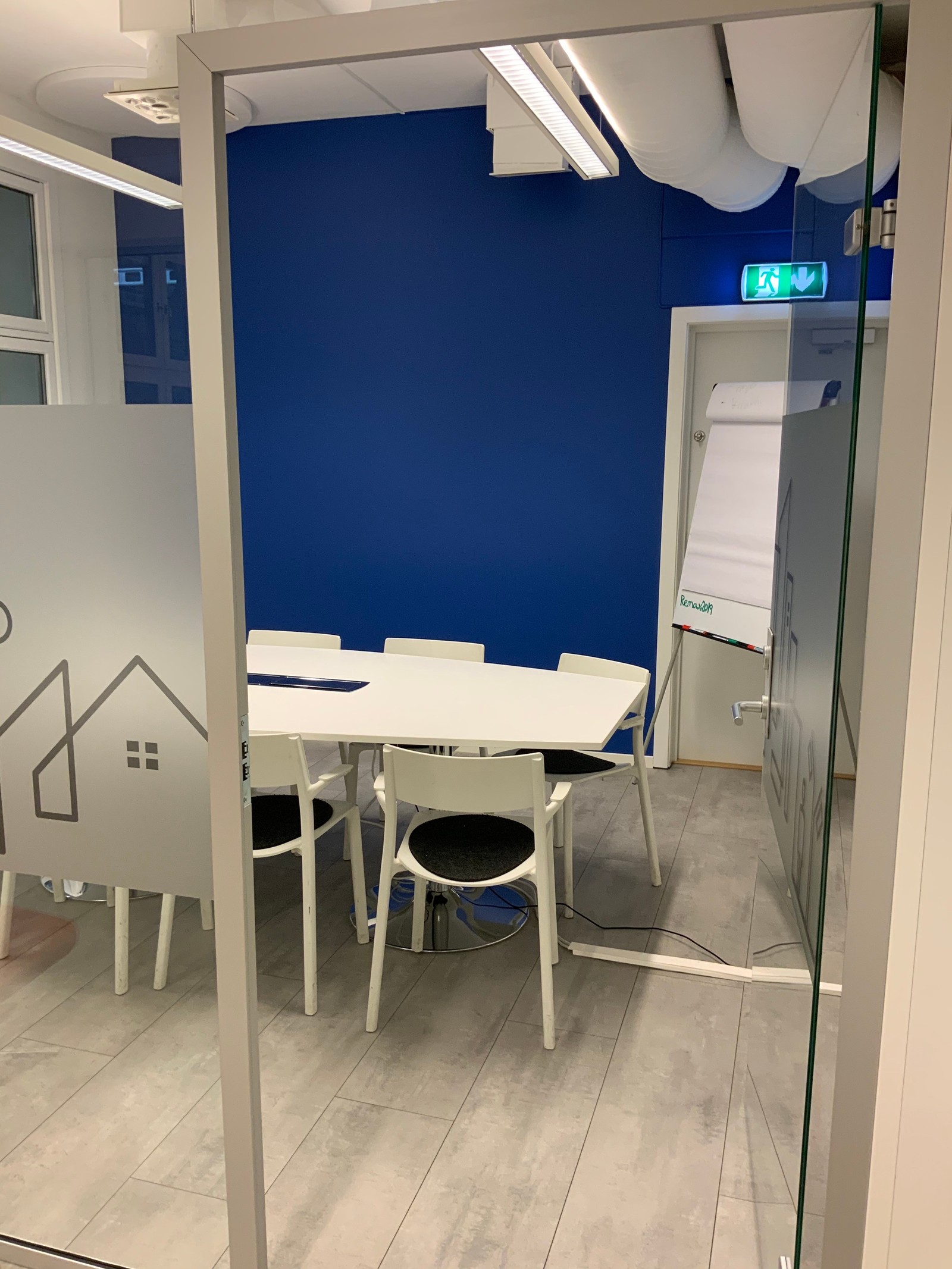 To mindre kontorlokaler på ca 111199 kvm, i hjertet av Oslo Citypassagen