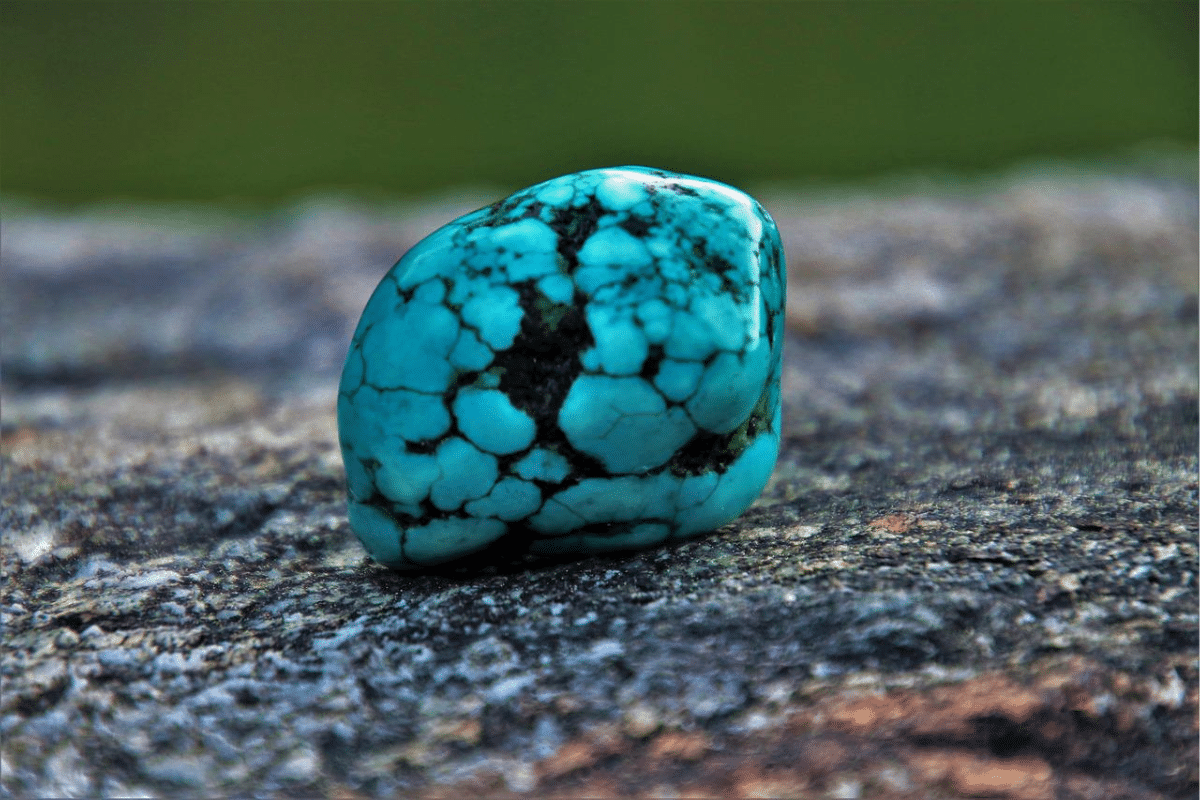 Full Guide To Chrysocolla vs. Turquoise (This Is The Difference)
