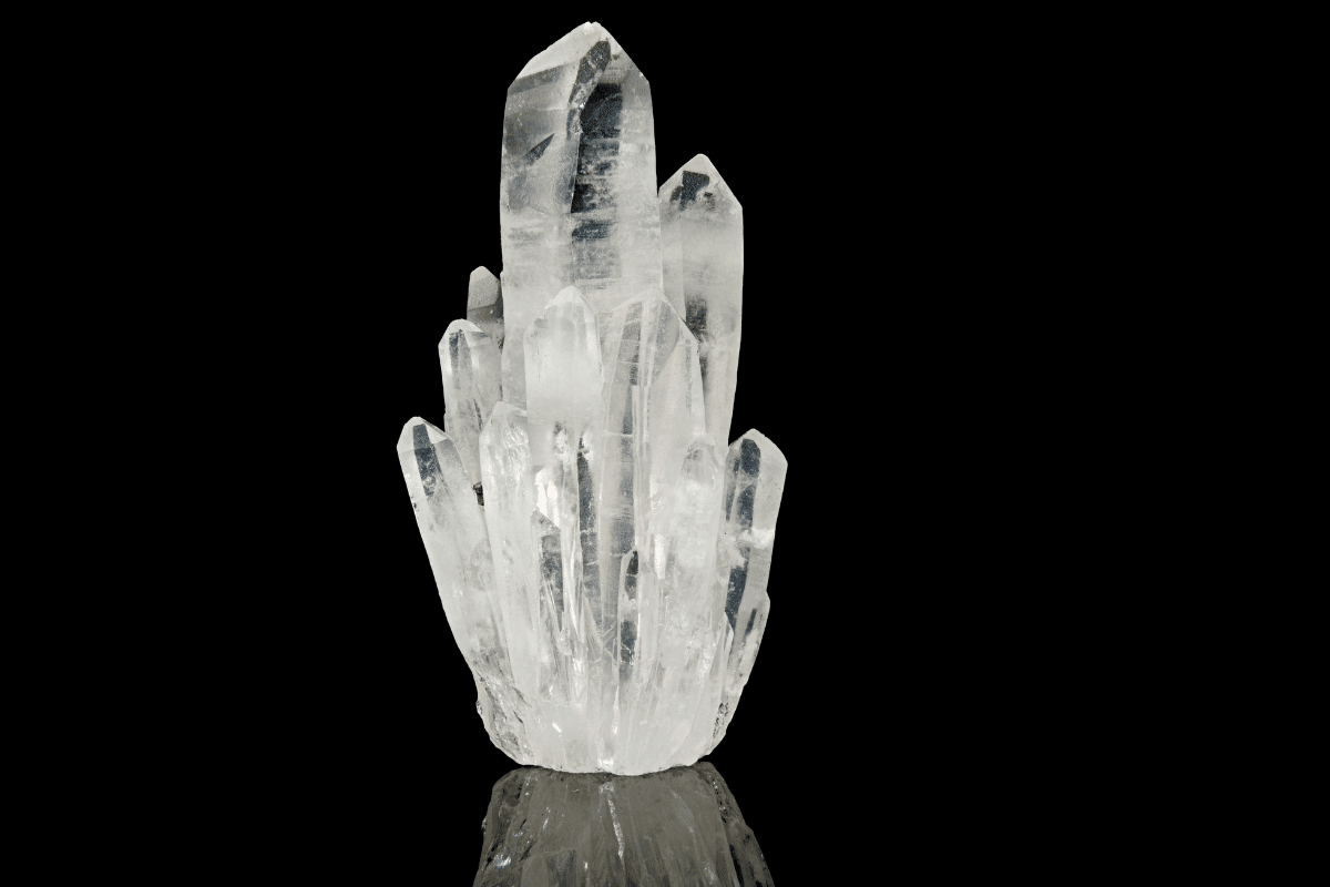 Full Guide To Selenite vs. Clear Quartz (This Is The Difference)