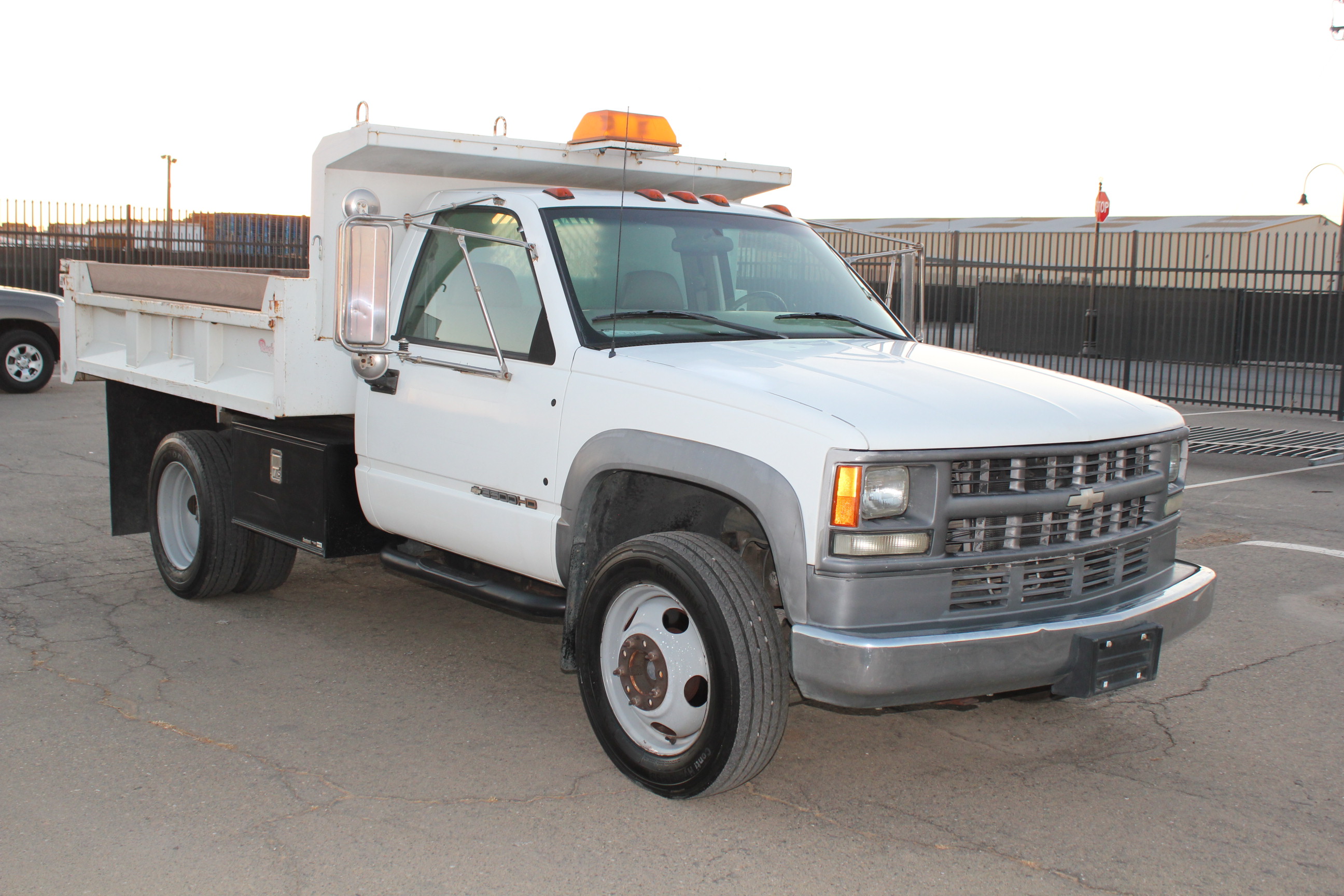 2002 Chevy 3500HD Dump Truck Gas 8.1L V8 Clean Truck. SOLD. - Neat Trucks