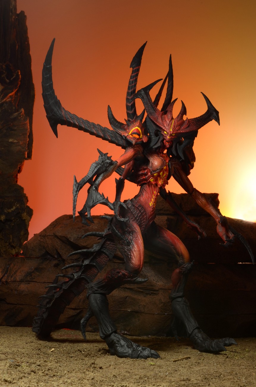 Closer Look Diablo III Deluxe Action Figure Diablo, Lord of Terror