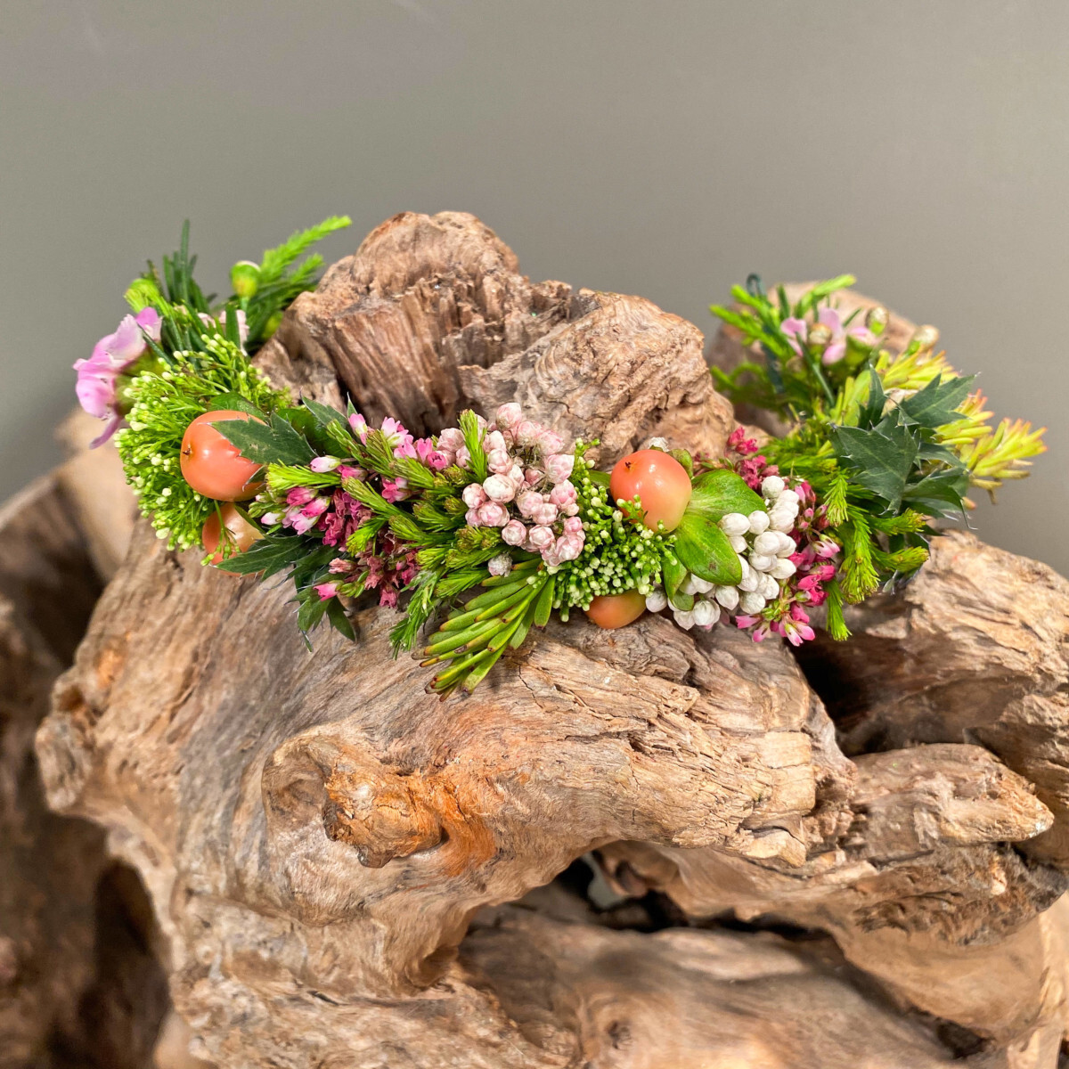 Neda Decorations Bridal Coif Hypericum Achilleas Safari Rice Flower