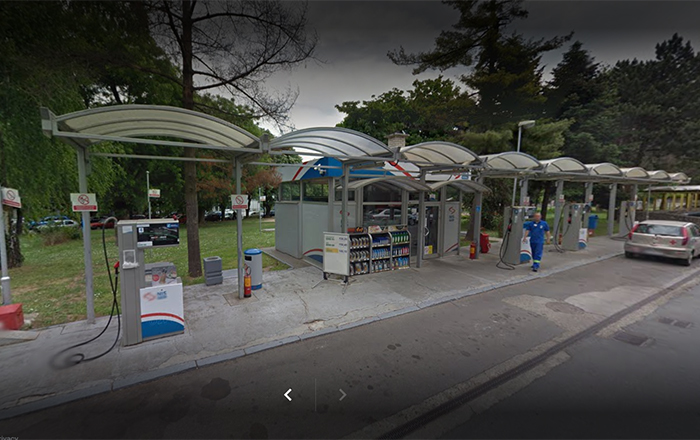 Benzinska pumpa na Savskom vencu u neposrednoj blizini zgrada i bolnice