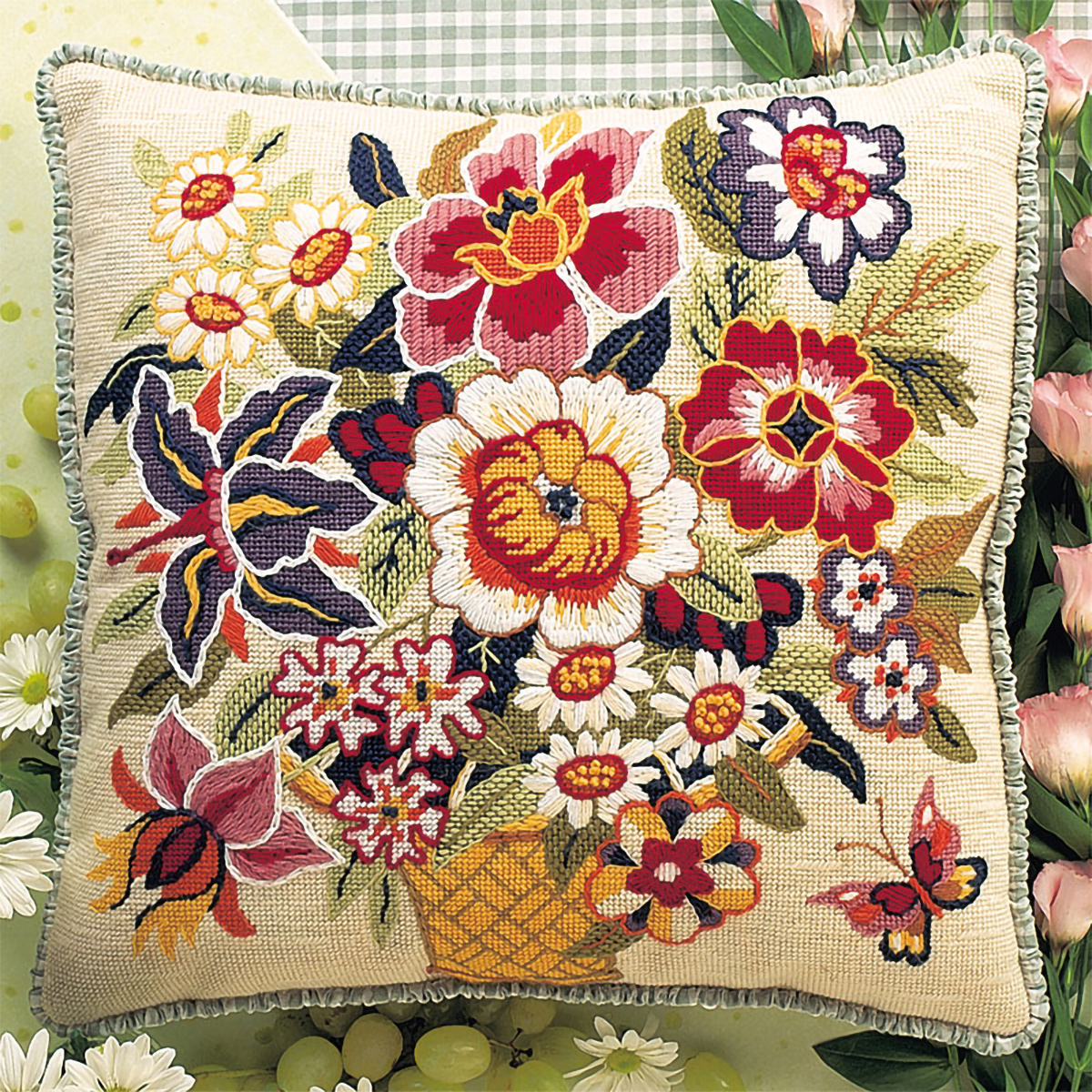 NeedlepointUS Glorafilia Needlepoint Virginia Cushion Kit