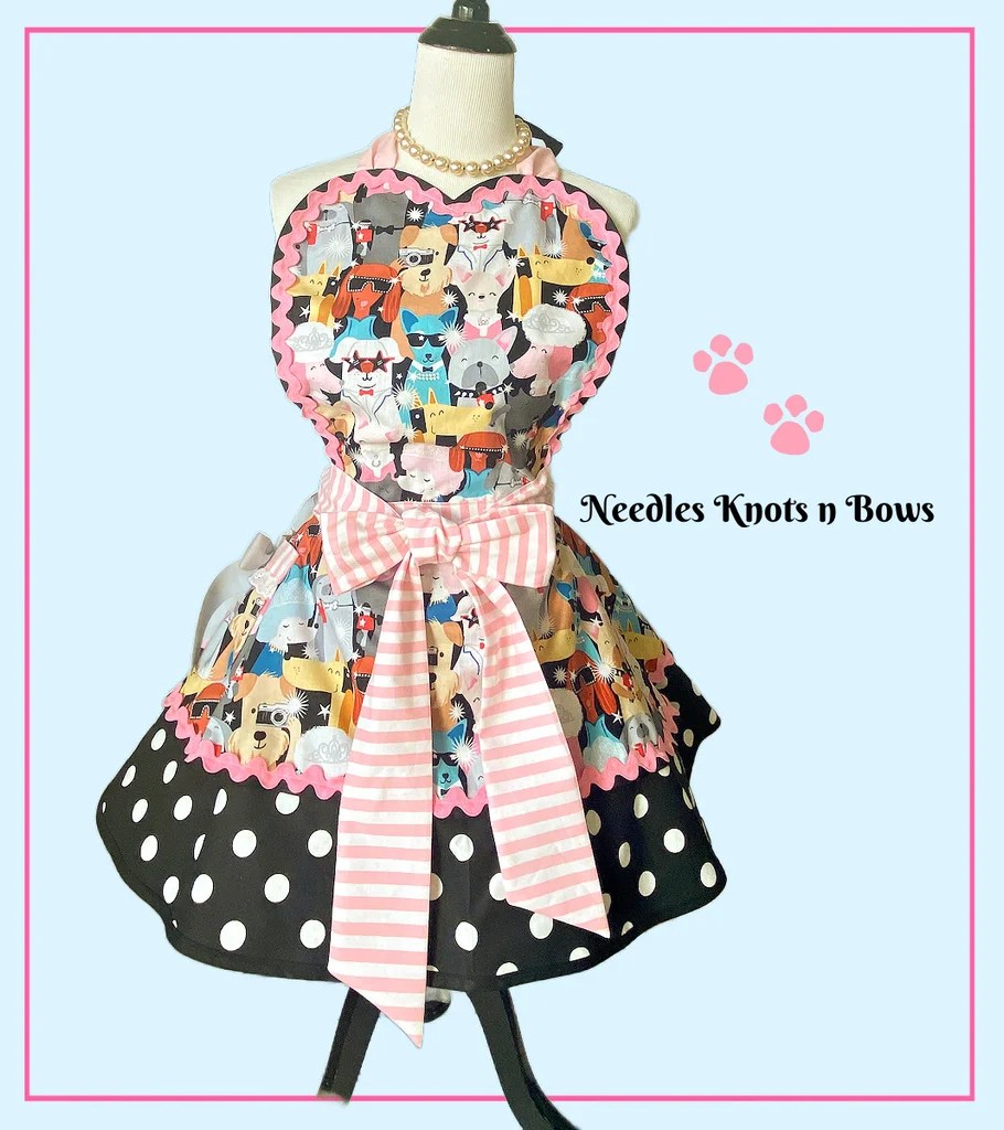 Women's Hollywood Dog Print Apron Needles Knots n Bows