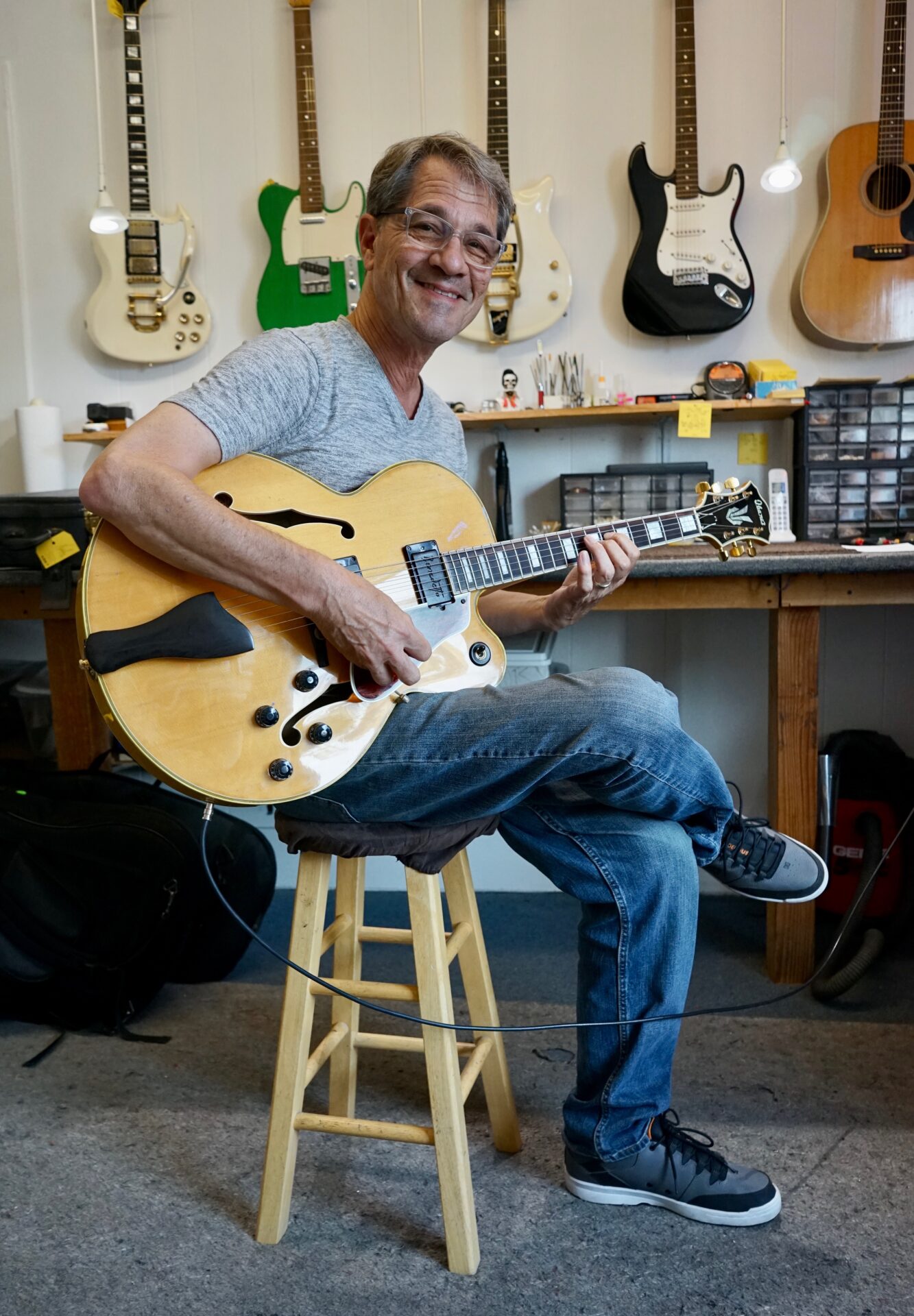 Custom Guitar Shop in Los Angeles, CA