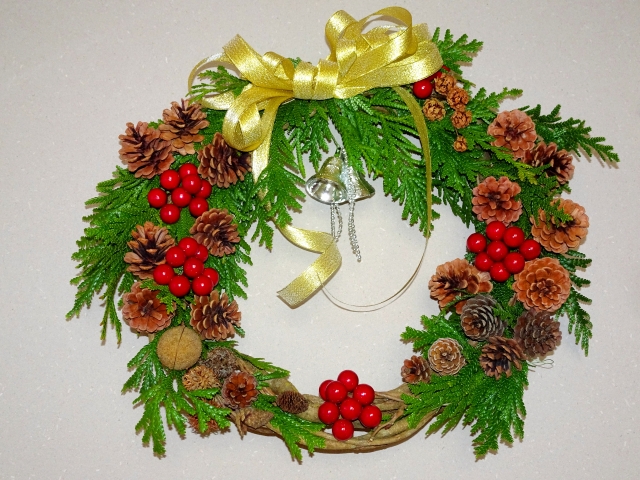 クリスマスリースの材料 赤い実の名前は？飾りに使う意味は？